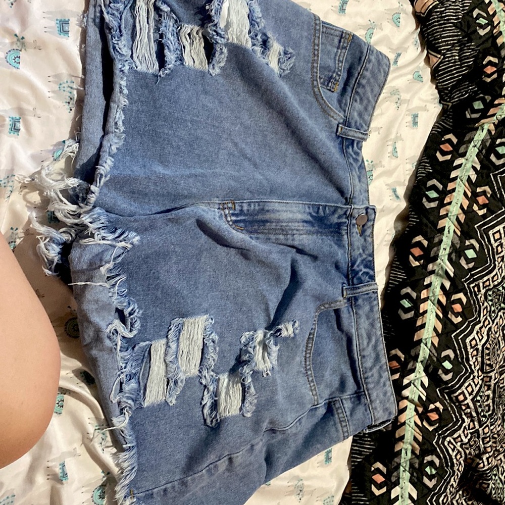 denim shorts brand new only tried them on once and they were to big